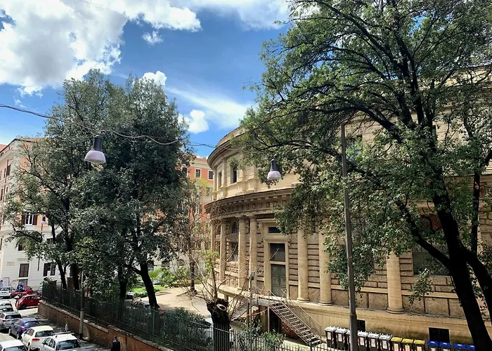 パラマウント ゲストハウス 5*