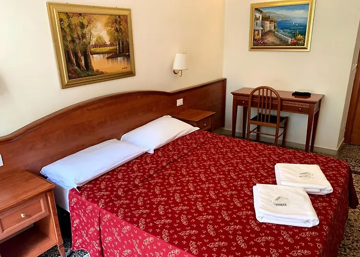 パラマウント ゲストハウス ローマ