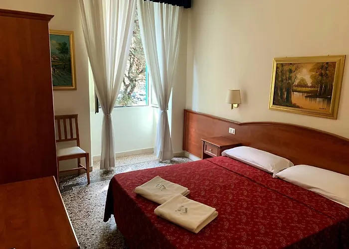 ゲストハウス パラマウント 5*